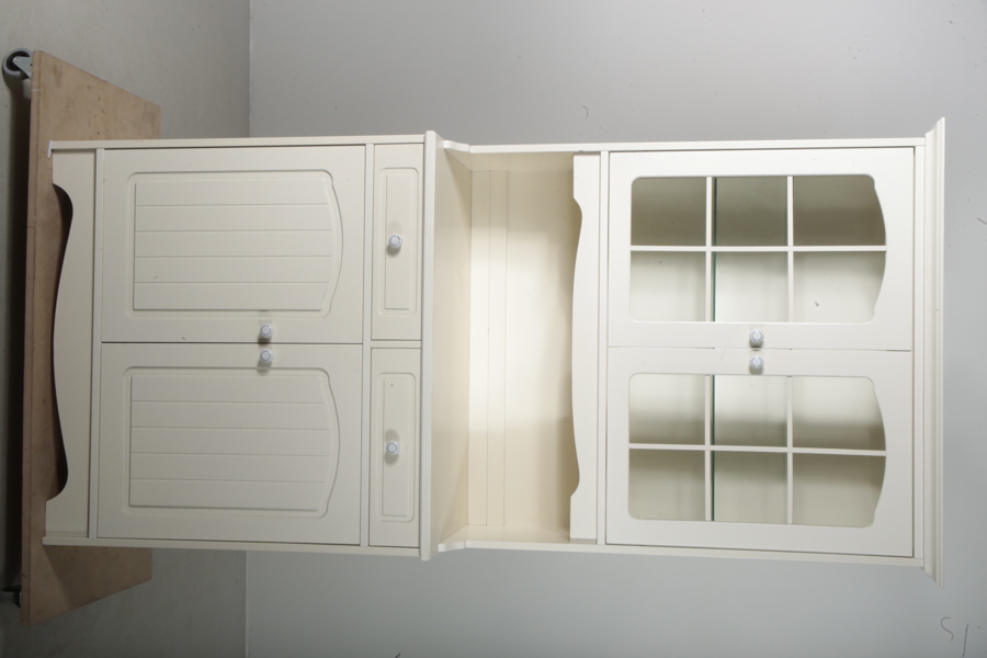 Vitrinskåp, modernt 