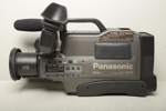 Filmkamera "Panasonic S-VHS, HiFi Stereo" med diverse tillbehör