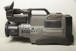 Filmkamera "Panasonic S-VHS, HiFi Stereo" med diverse tillbehör