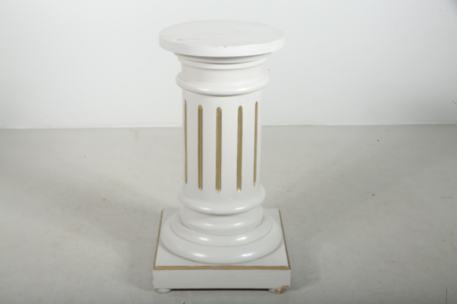 Piedestal, Gustaviansk-stil, 1900-tal