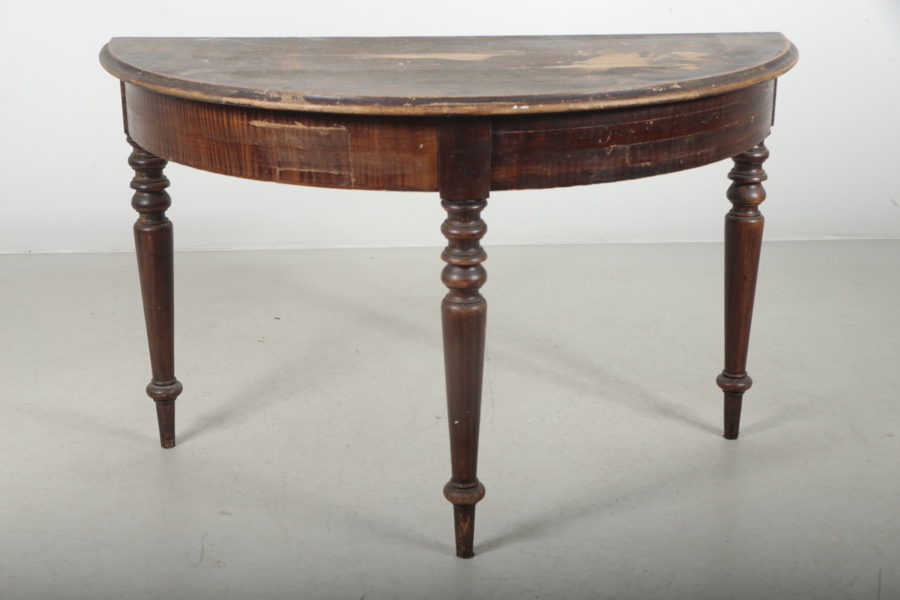 Halvmånebord , 1900-tal