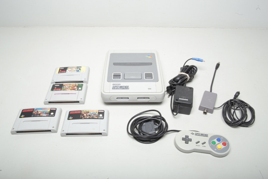 Super Nintendo konsol + spel & tillbehör