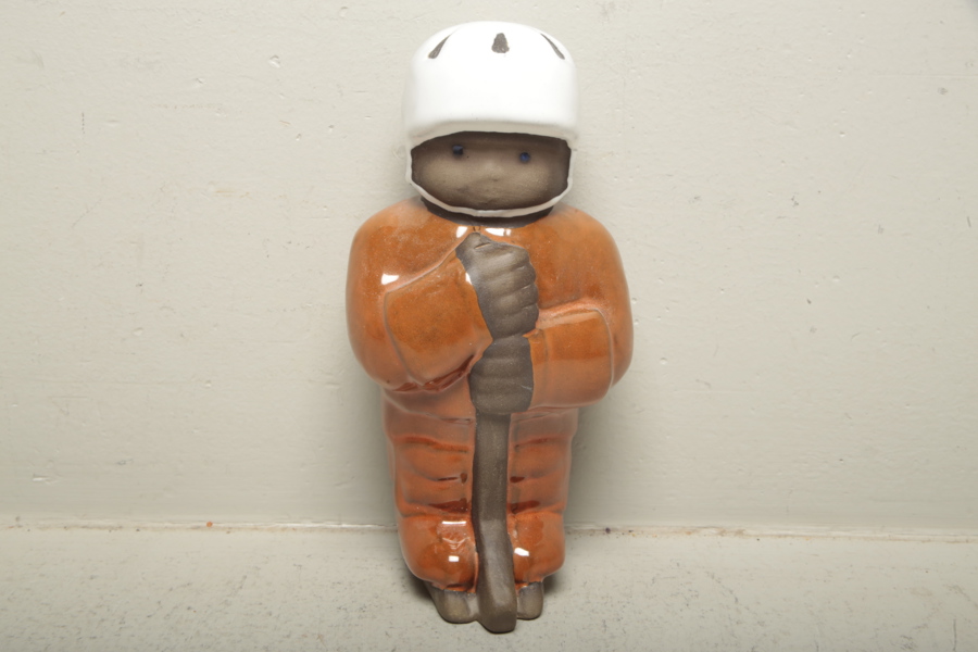 Uppsala Ekeby- Bertil Ternell, Figurin "Ishockey spelare", Signerad