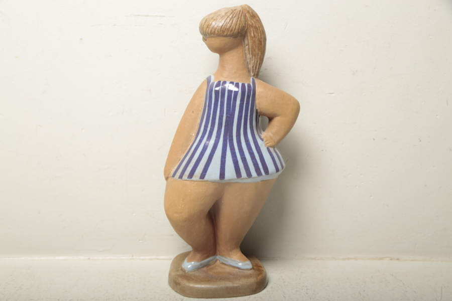 Lisa Larsson- Gustavsberg, Figurin "Dora"