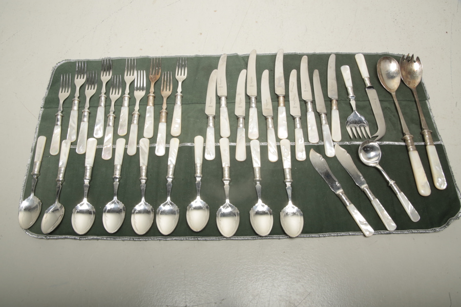 Bestick- J.L.H England, 37delar