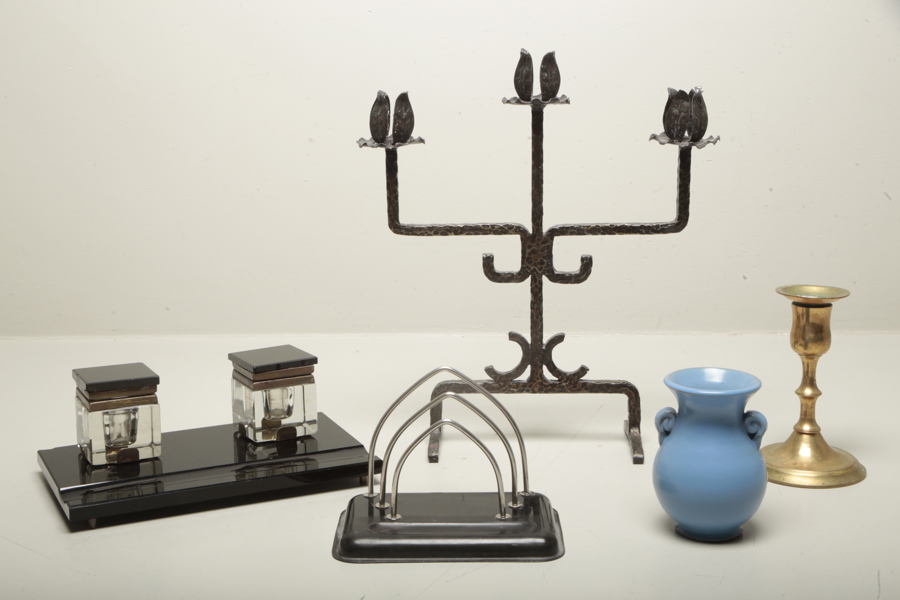 Smidesljusstake m.m.