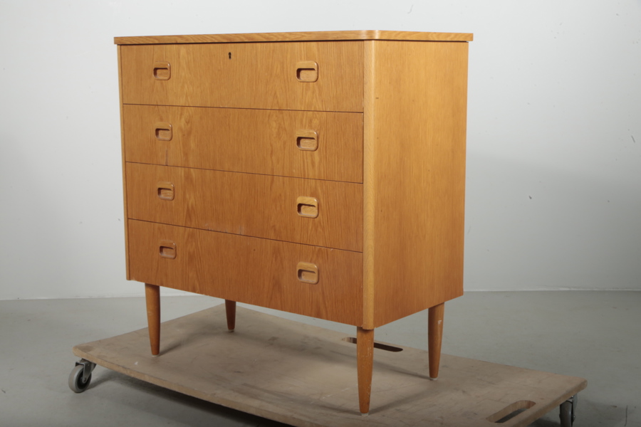 Byrå i ek, 1960-tal