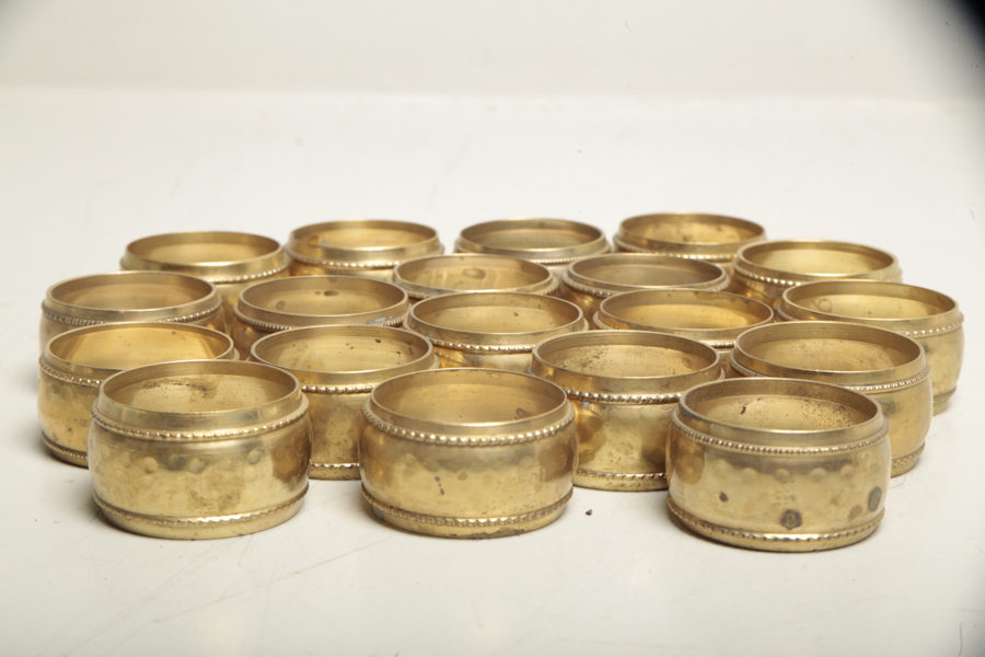 Servettringar i mässing, 19st