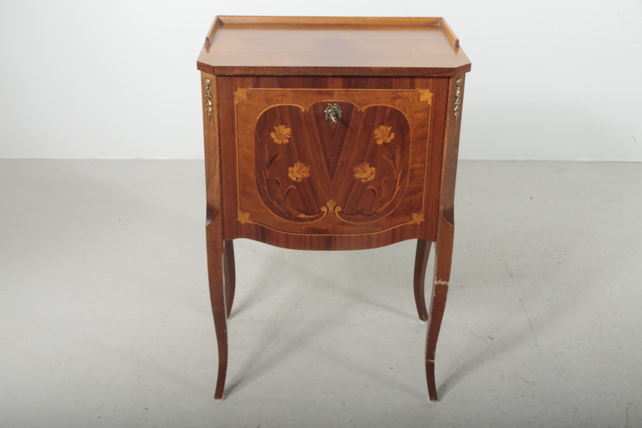 Bestickschatull, Gustaviansk-stil, 1900-tal 