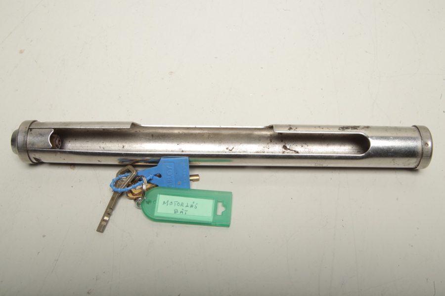 Motorlås för båtmotor