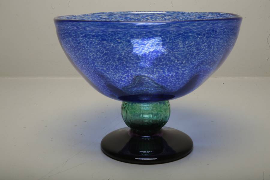 Kosta Boda- Gunnel Sahlin, Konstglas, Skål på fot 