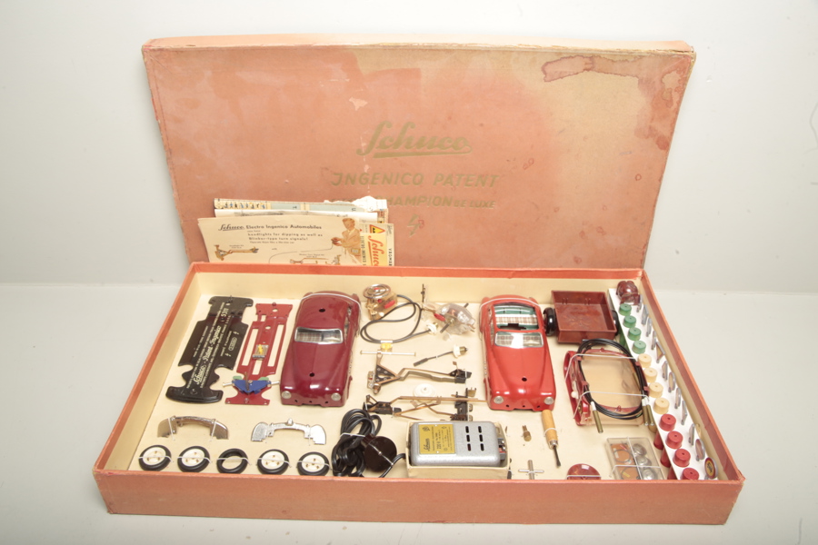 Schuco- Leksaksbils sats "Ingenico Elektro 5311"