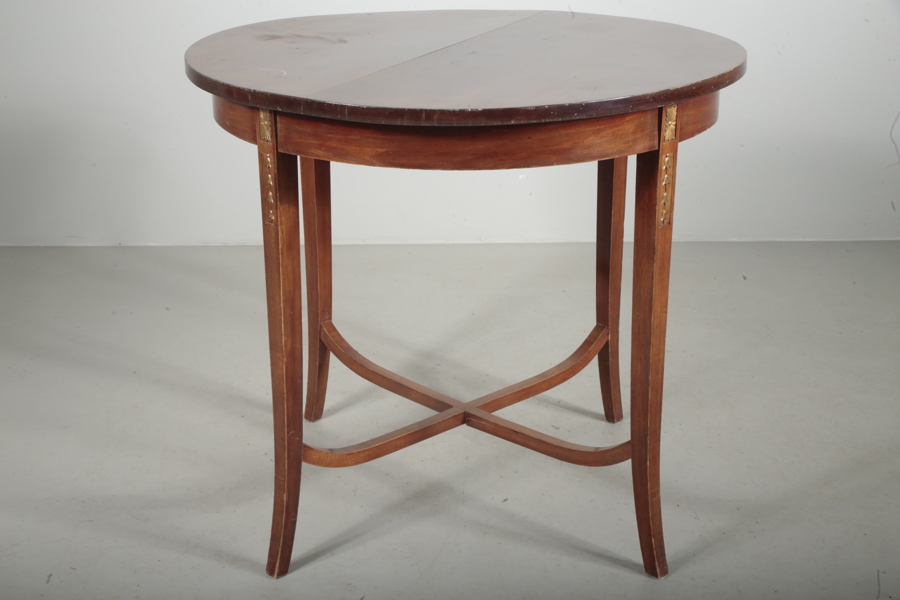 Salongsbord, Karl-Johan stil, 1900-taltes första hälft