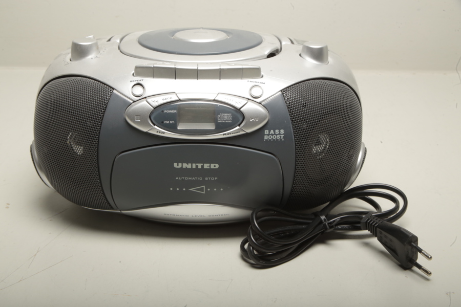 Radio/CD-spelare/Kassett- "United"