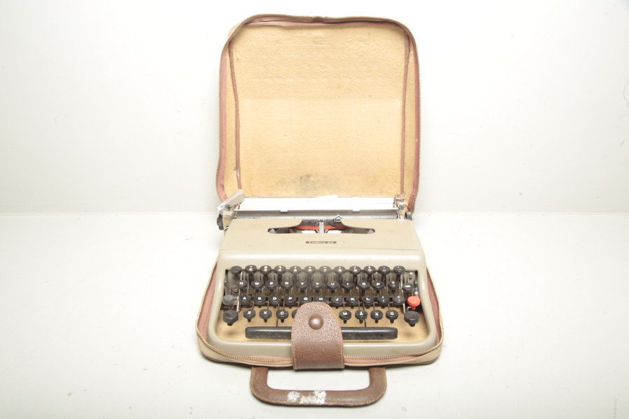 Skrivmaskin - "Letter 22"