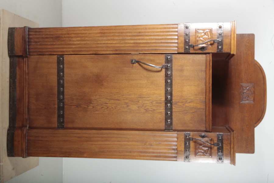 Skåp "Jugend", Ek, 1900-talets första hälft