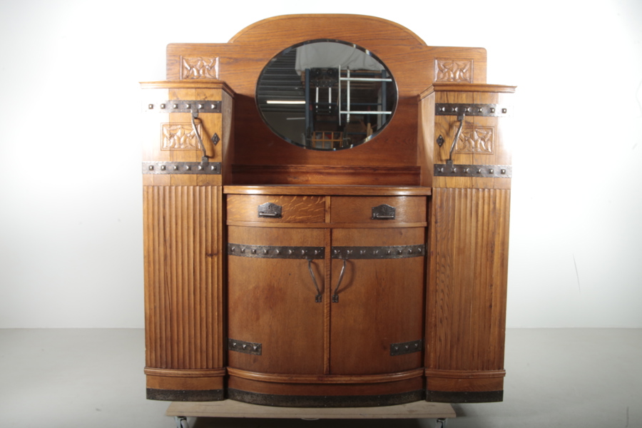 Buffé i ek, Jugend, 1900-taltes första hälft