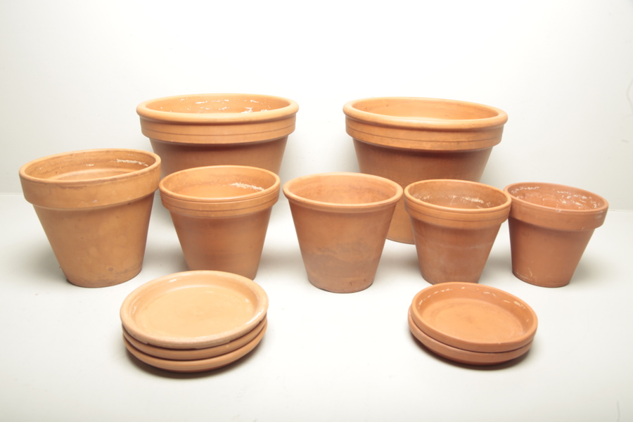 Blomkrukor i terrakotta, PArti diverse