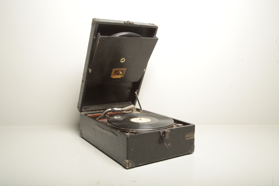 Resegrammofon- "His Master´s Voice"