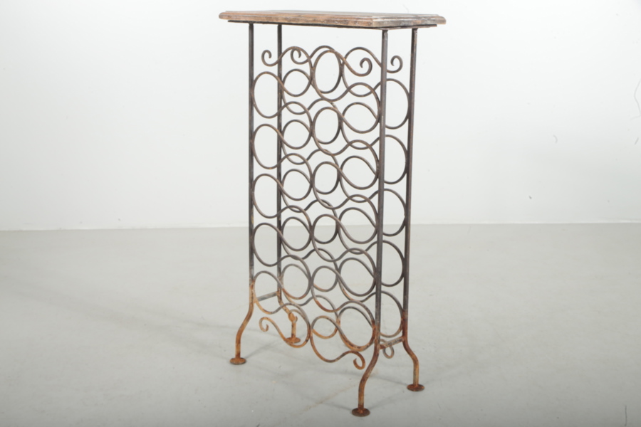 Vinställ, Smidesarbete