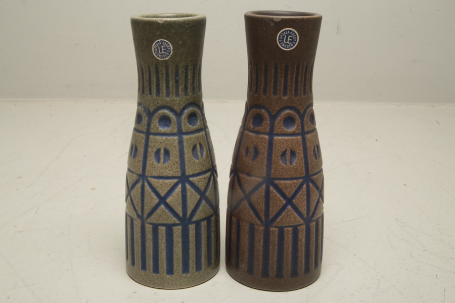 Uppsala Ekeby, Mari Simmulson, 1-par vaser: "Iris", Signerade