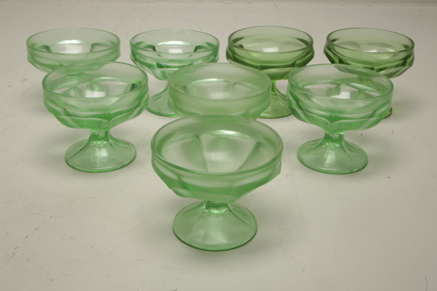 Eda Glasbruk, Efterrättsskålar, 8st snarlika 