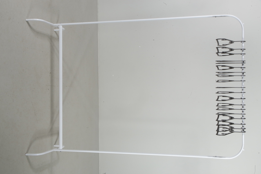 Klädställning, metall