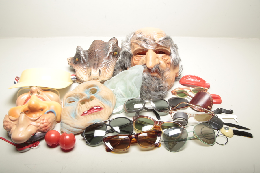 Masker & Solglasögon, parti diverse