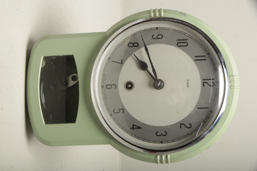 Väggur- "Enfield England", 1930/1940-tal 