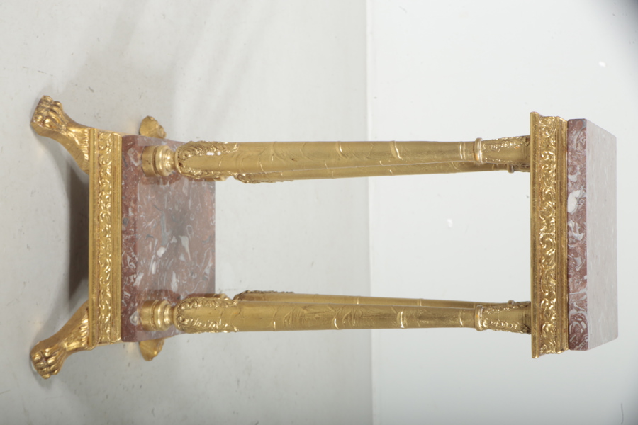 Marmorpiedestal, 1900-tal 