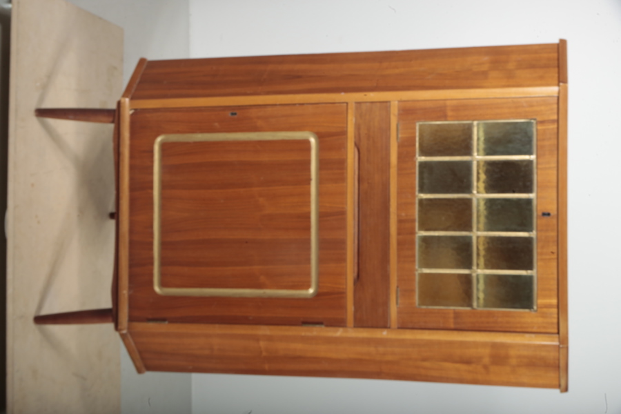 Vitrinskåp, 1900-tal 