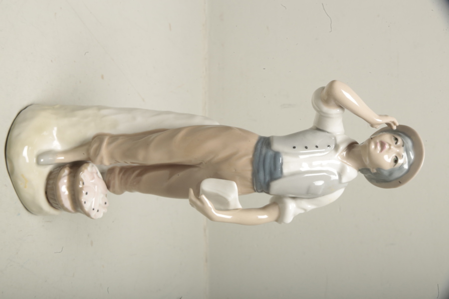 Figurin i porslin- Casades Spanien