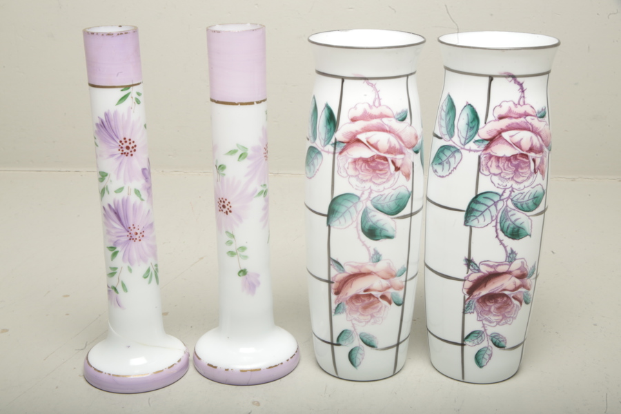 Vaser, 2-par i opalglas, 1900-talets första hälft