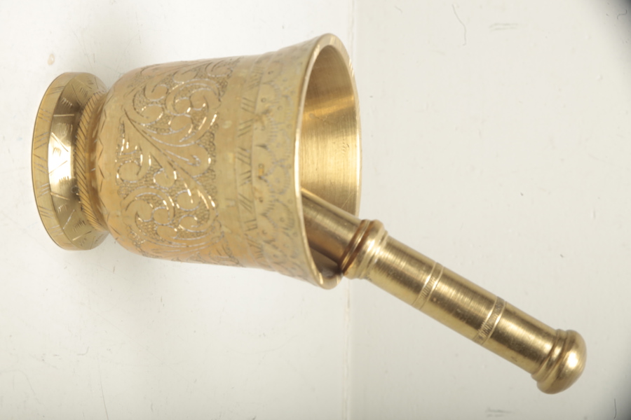 Mortel i mässing, 1900-tal 