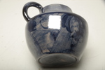 Nittsjö Keramik- Henkelvas, Signerad: N.S 18 Blå