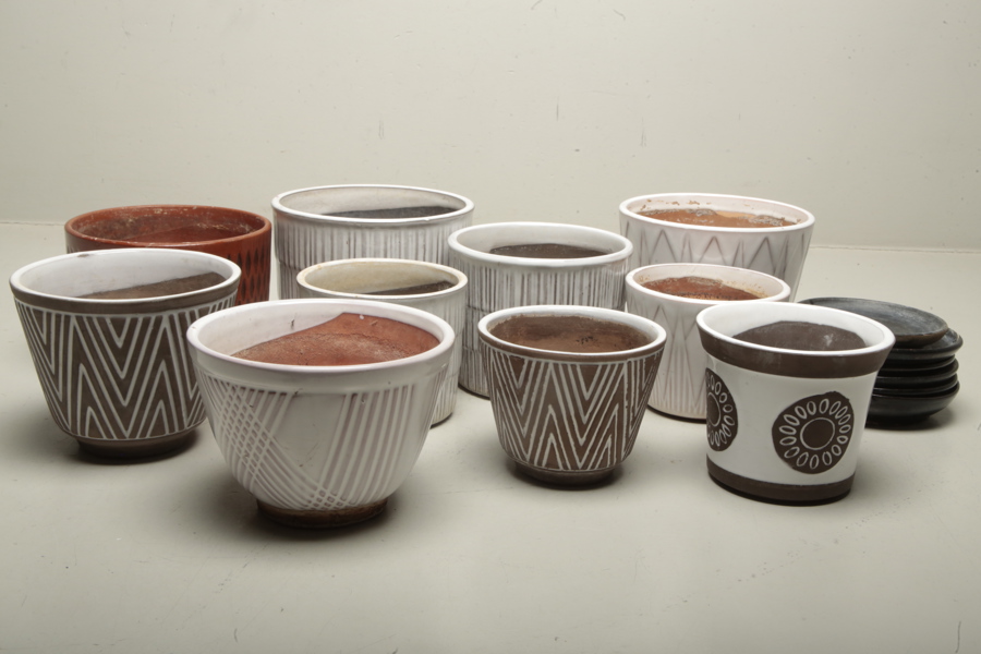 Uppsala Ekeby, parti blomkrukor 