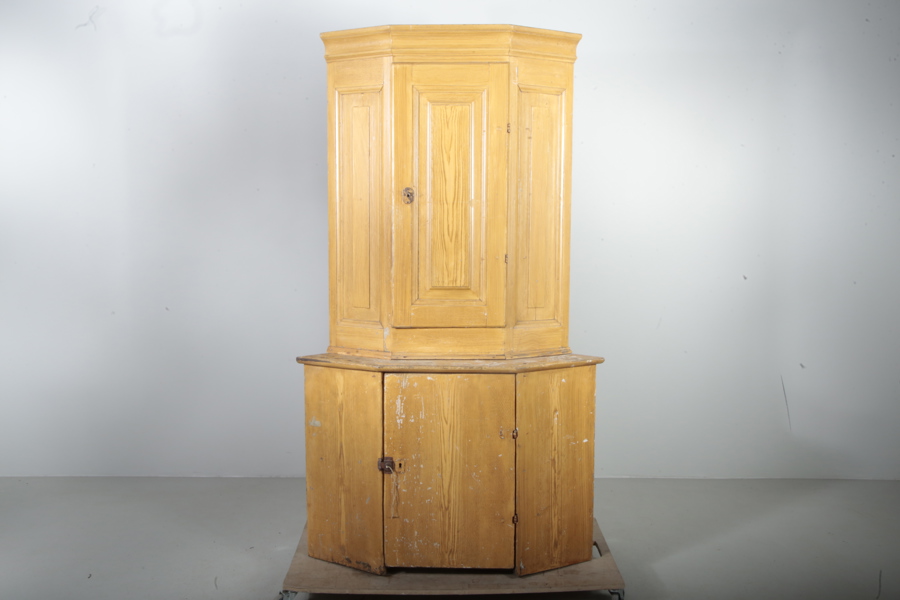 Hörnskåp, 1800-tal, Allmoge 