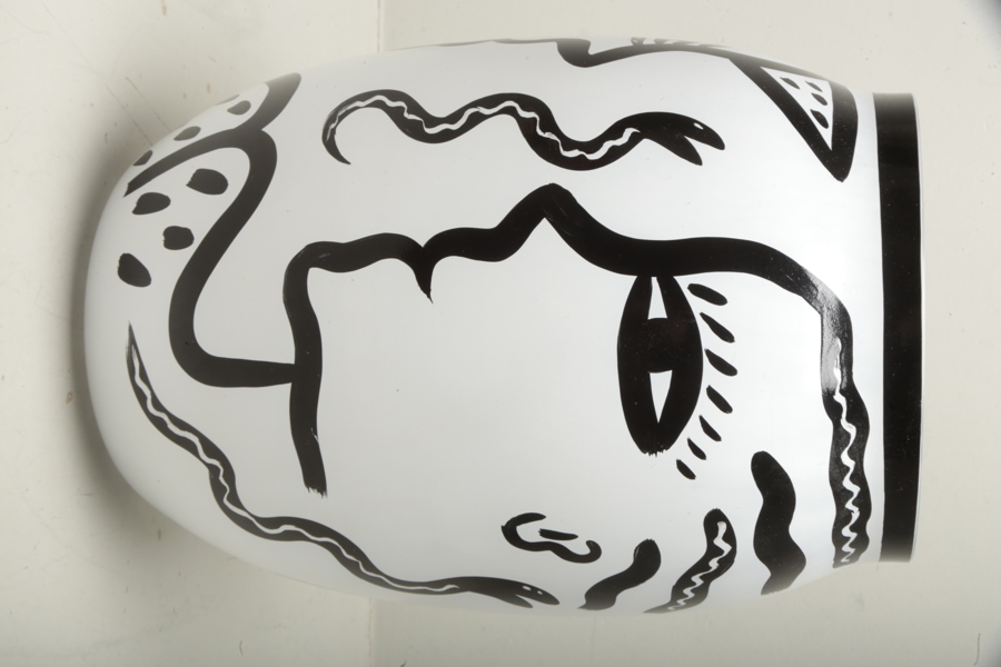 Kosta Boda- Ulrika Hydman Vallien, Vas "Caramba", Signerad