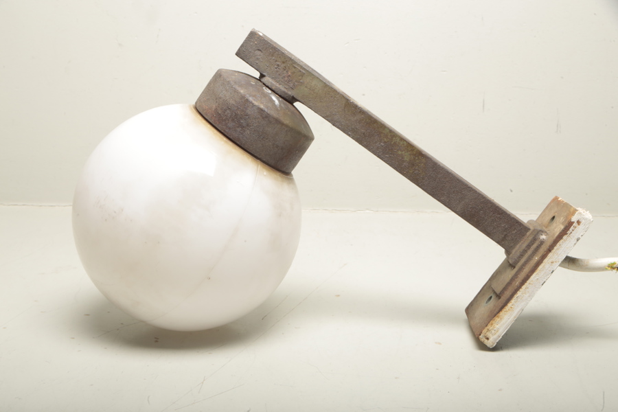 Utebelysning med järnstativ