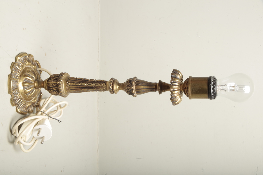 Lampfot i mässing, 1900-tal