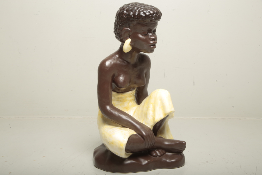 Figurin- Söholm Danmark, Glaserad keramik, "Afrikansk kvinna", N:o 820