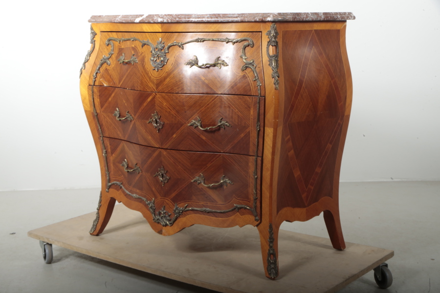 Byrå, Rokoko-stil, 1900-tal