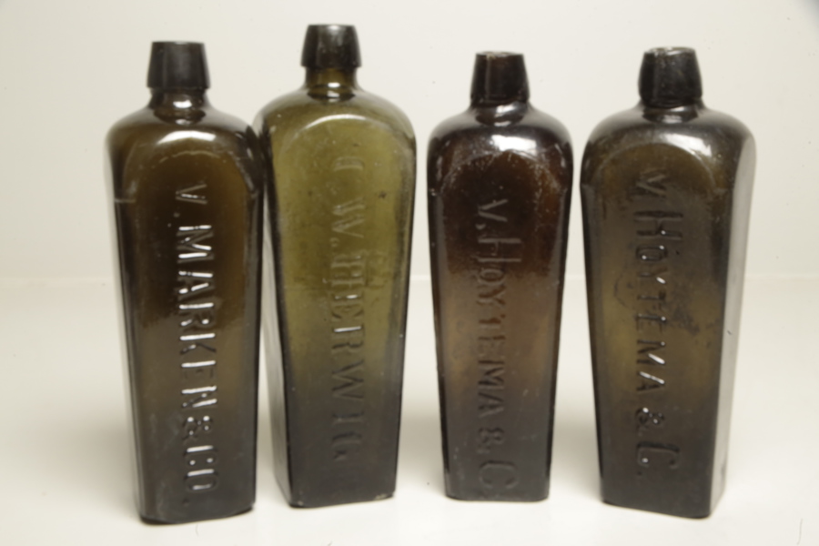 Flaskor, 4st, 1800-tal