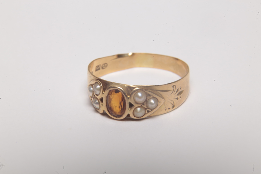 18K Guldring med stenar