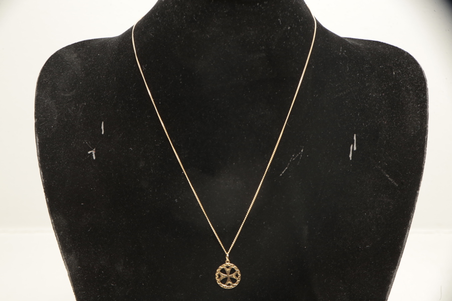 18K Guldhalsband med 18K Guldsmycke