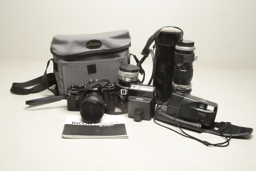 Kamera- "Ricoh KR-10 Super" med diverse tillbehör