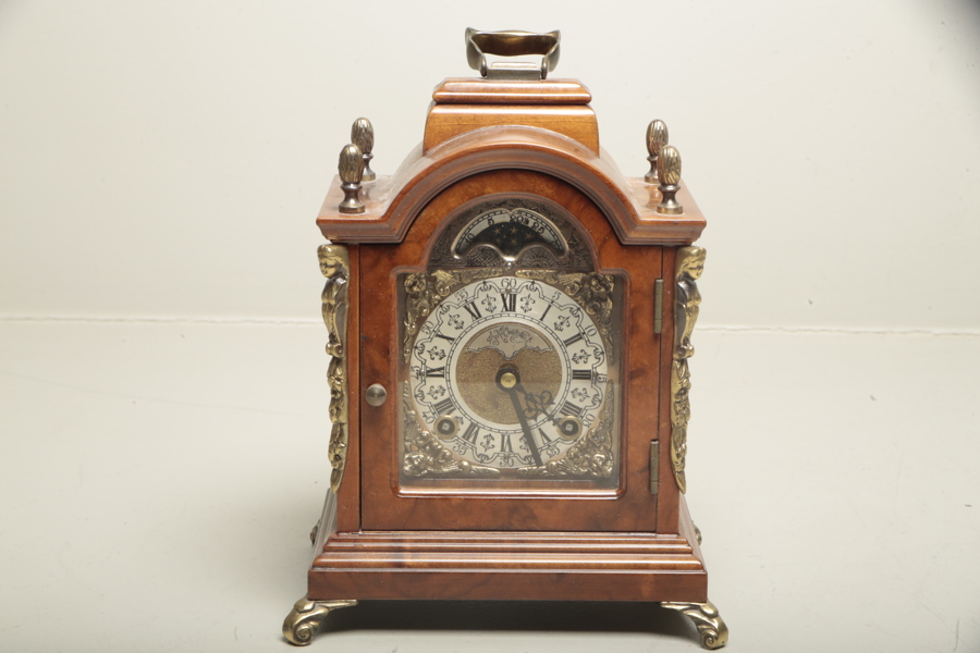 Bordsur- "WUBA"-John Thomas, London