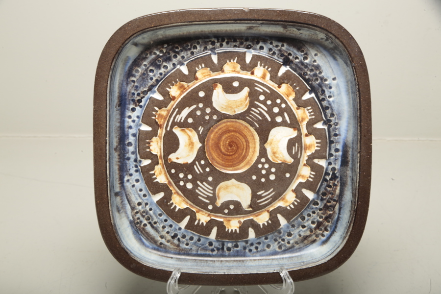 Uppsala Ekeby, Keramik fat, Signerad: OA, N:o 6042