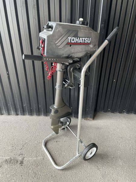 Båtmotor- "Tohatsu 3.5", Med tillhörande stativ