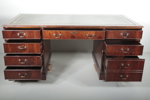 Skrivbord, "Engelsk-stil", 1900-taltes andra hälft 